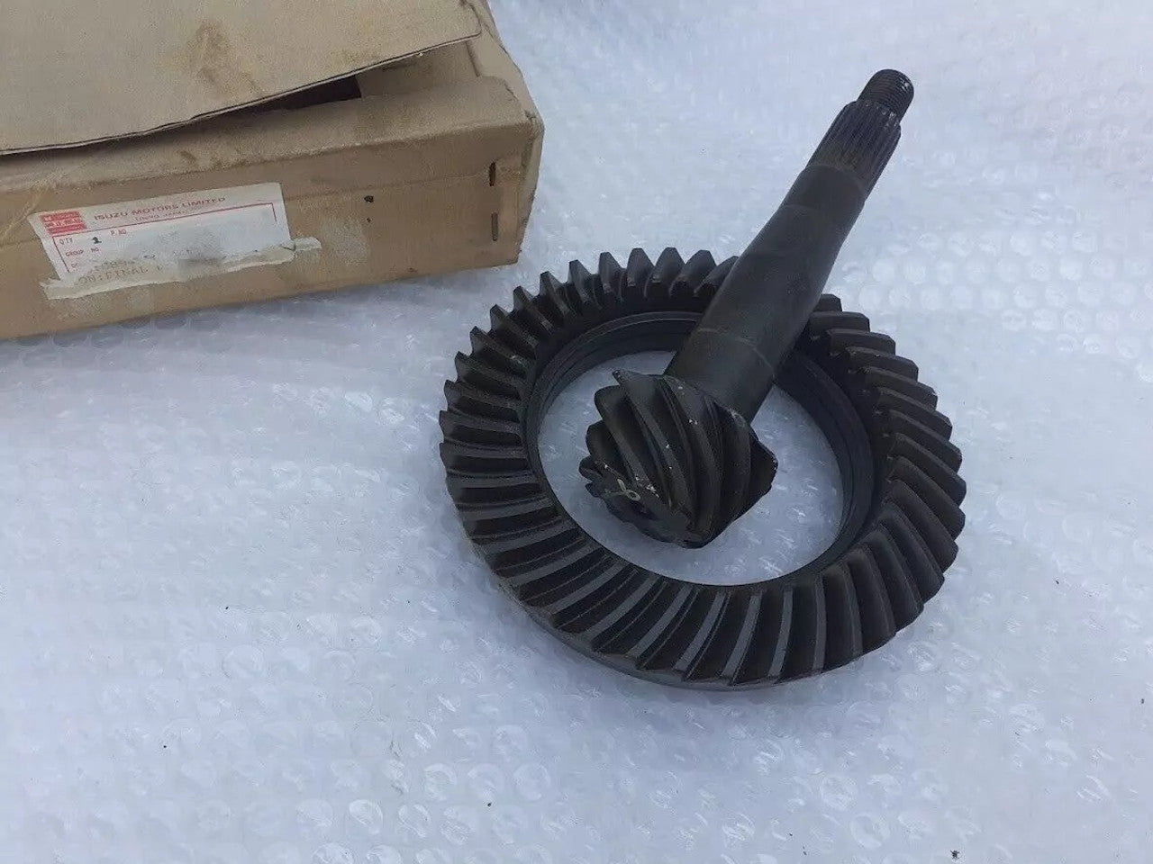 Differential Pinion Gear Front fits Isuzu Pickup TFS Chevrolet LUV 4JA1 Genuine 8942268761 View Left