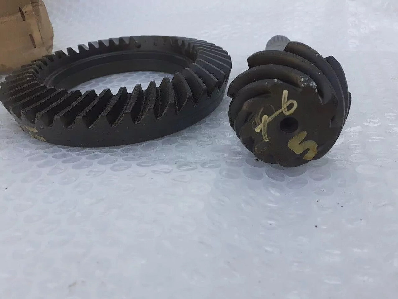 Differential Pinion Gear Front fits Isuzu Pickup TFS Chevrolet LUV 4JA1 Genuine 8942268761 View Lower