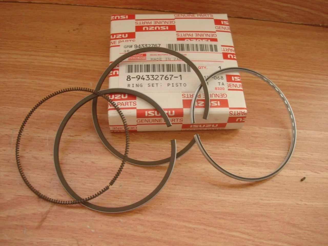 4x Piston Rings Set fits Isuzu 4EC1 Opel Vauxhall 15D 15TD STD 76mm Genuine 8943327671 View Rear