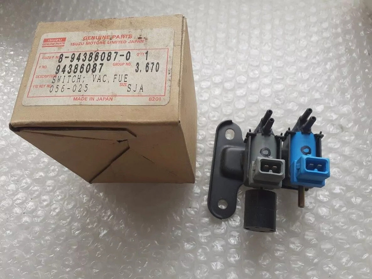 Fuel Control Vacuum Switch fits Opel Vauxhall Isuzu Chevrolet 94386087 Genuine 8943860870 View Right