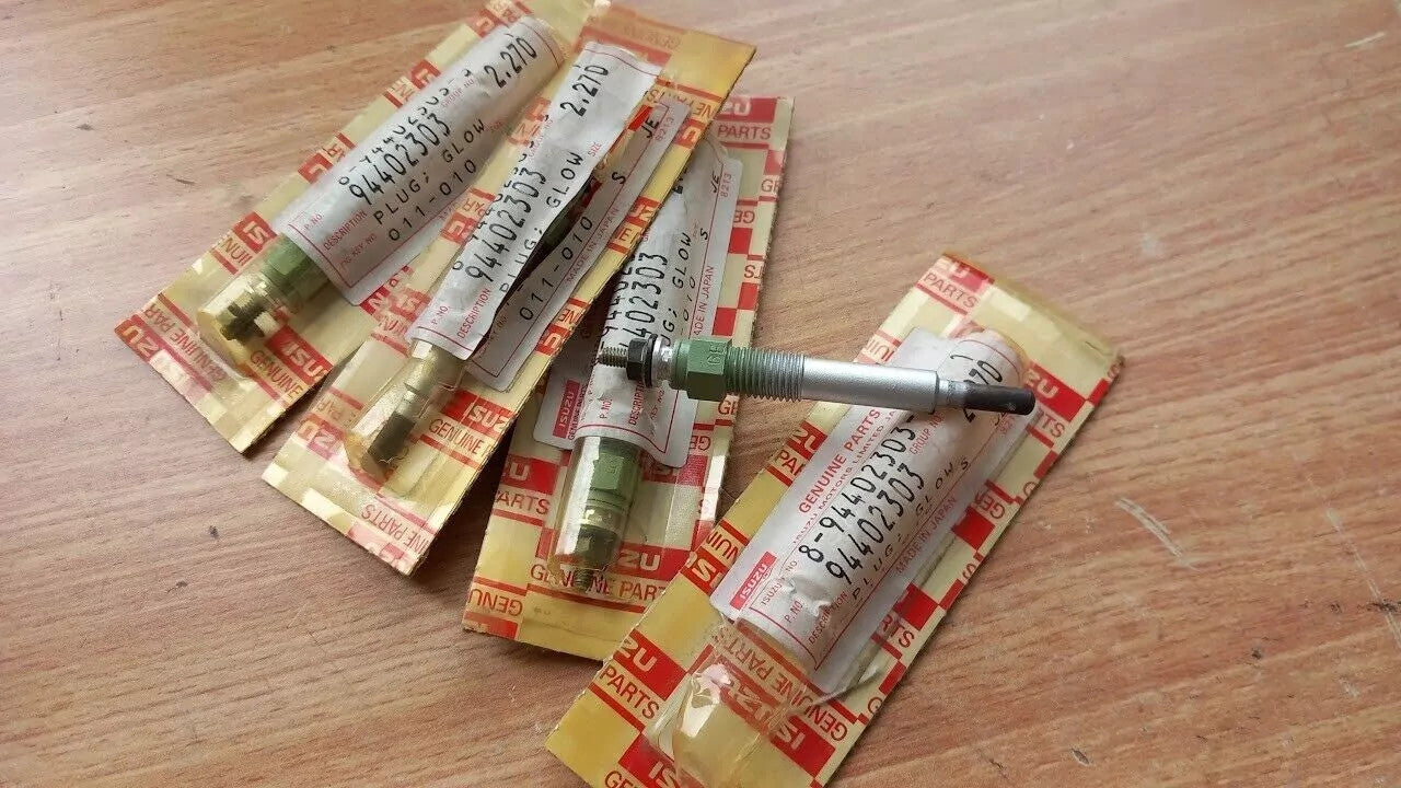 4x Glow Plug fits Isuzu 4EC1T 4FC1T Opel Vauxhall 15TD 8944023033 Genuine View Front