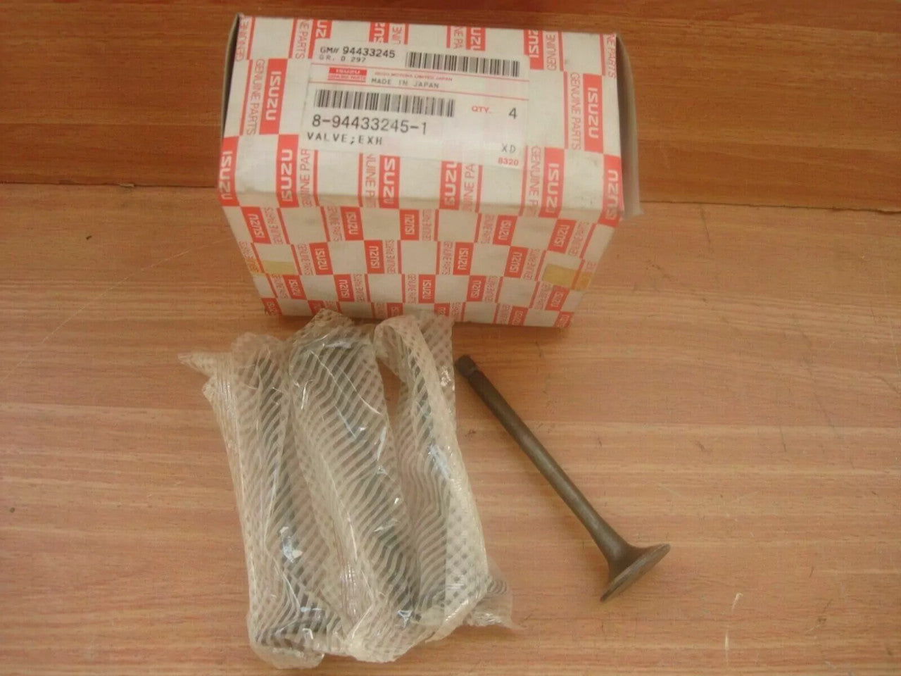 4x Exhaust Valves fits Isuzu Chevrolet Opel Vauxhall 4JA1 4JB1 Genuine 8944332451 View Front