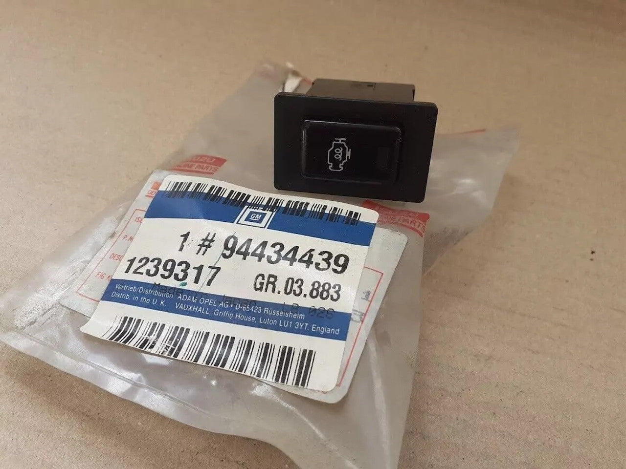 Engine Warm Switch fits Opel Vauxhall Frontera A Campo Isuzu Pickup TF MU 8944344390 View Front