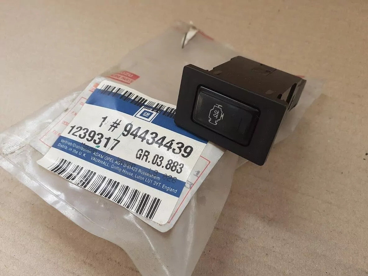 Engine Warm Switch fits Opel Vauxhall Frontera A Campo Isuzu Pickup TF MU 8944344390 View Rear