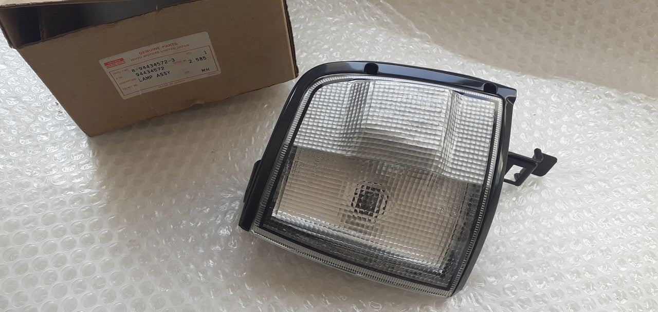 Turn Signal Front Left fits Isuzu Pickup Chevrolet LUV 8944345723 Genuine View Front
