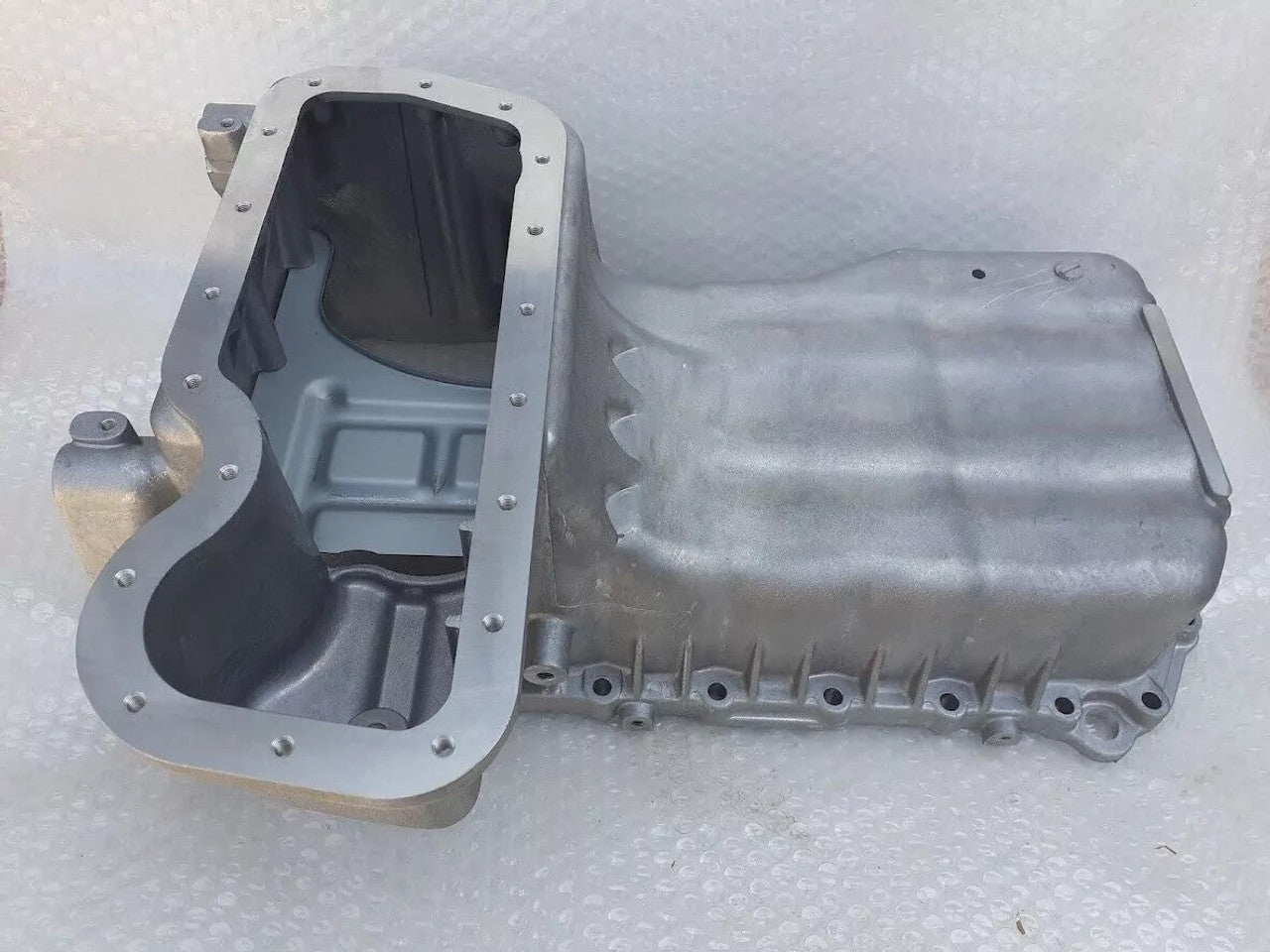 Crankshaft Case Crankcase fits Isuzu Pickup TF Chevrolet LUV 4JA1 4JB1 Genuine 8944535212 View Right