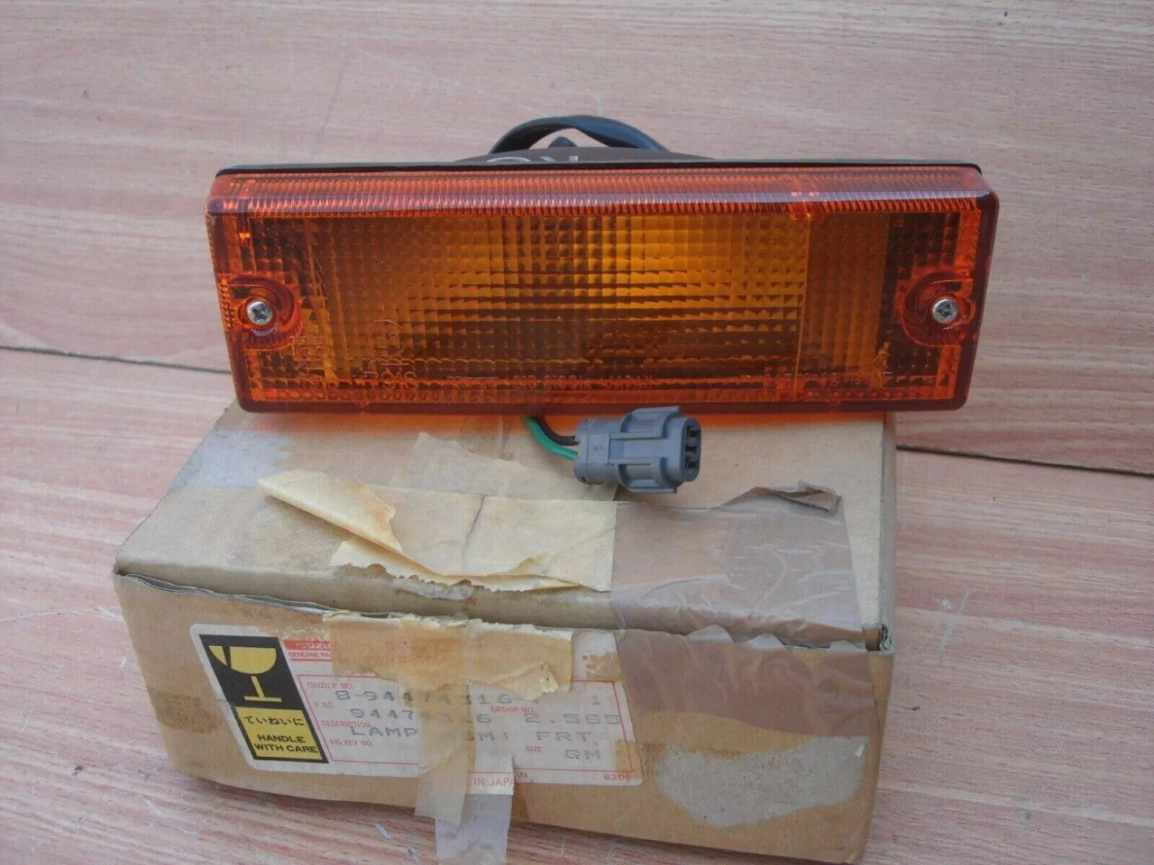 Indicator Turn Signal Front Right fits Isuzu Pickup TF Chevrolet LUV Genuine 8944743164 View Front