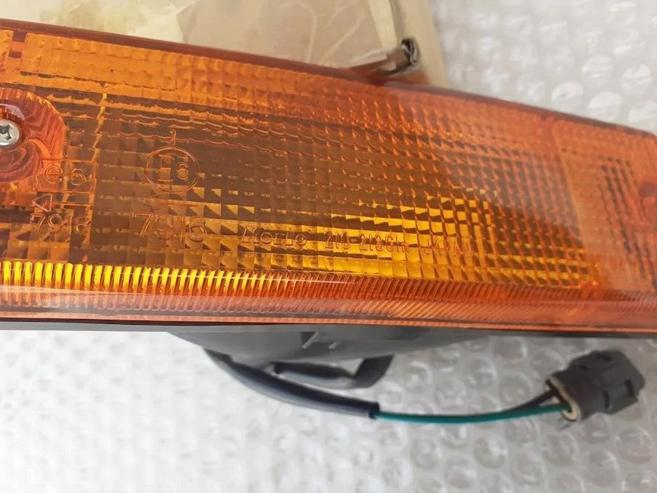 Indicator Turn Signal Front Right fits Isuzu Pickup TF Chevrolet LUV Genuine 8944743164 View Upper