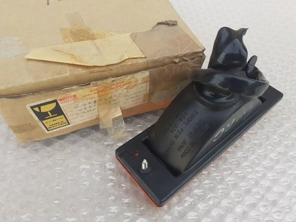 Indicator Turn Signal Front Right fits Isuzu Pickup TF Chevrolet LUV Genuine 8944743164 View Lower