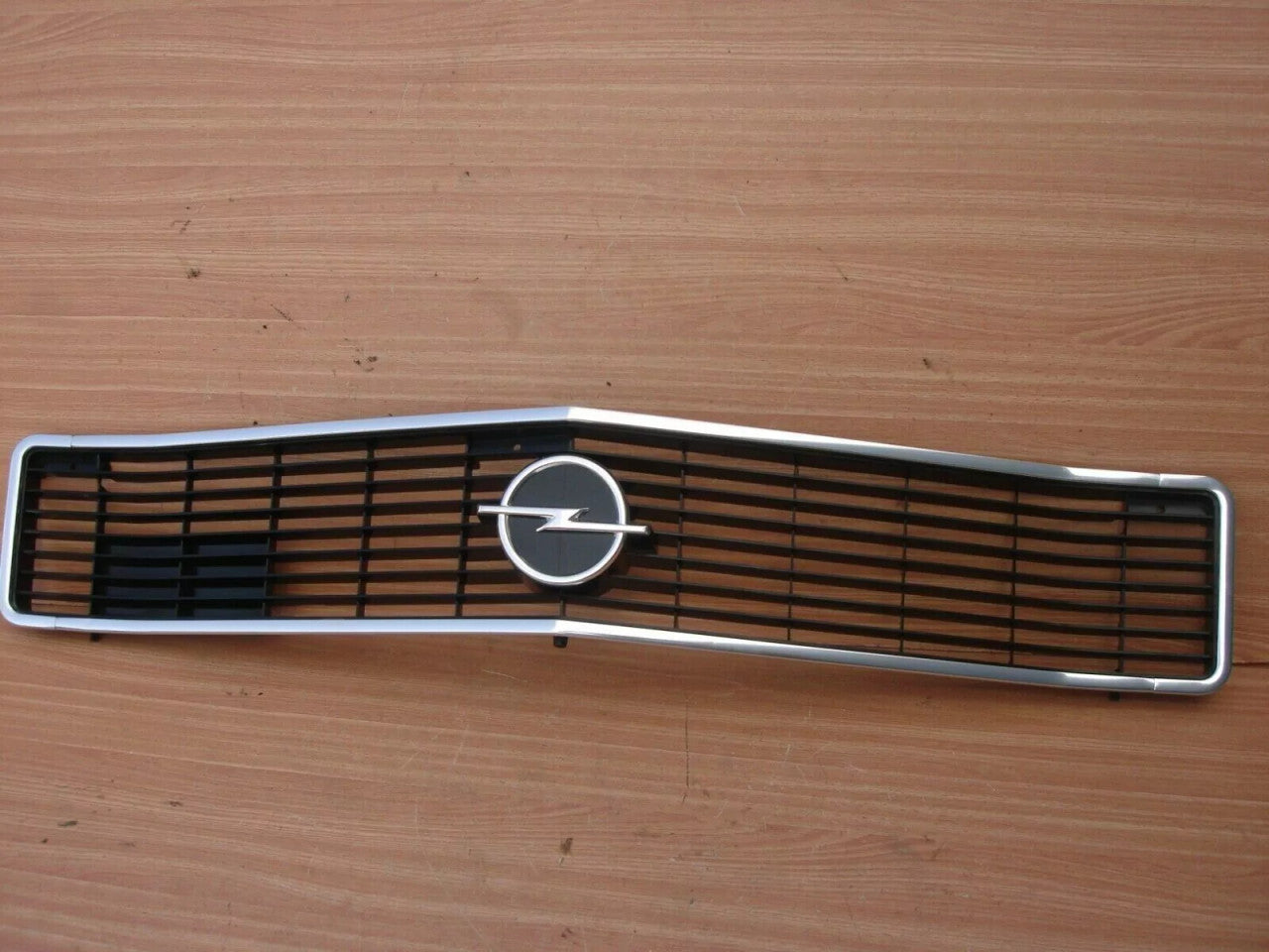 Grille Front fits Opel Ascona A 8969989 Genuine View Front