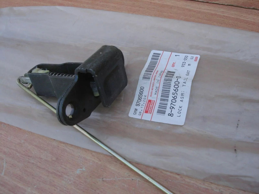 Lock Tailgate Right fits Isuzu Pickup TF Chevrolet LUV Opel Campo Genuine 8970656000 View Right