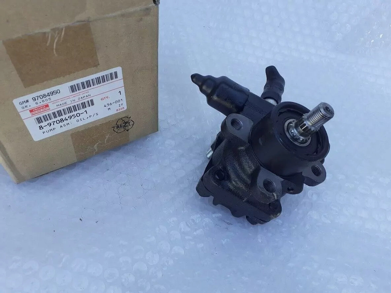 Power Steering Pump fits Isuzu Pickup TF Chevrolet LUV 4JA1 8970849501 Genuine View Close Up Front