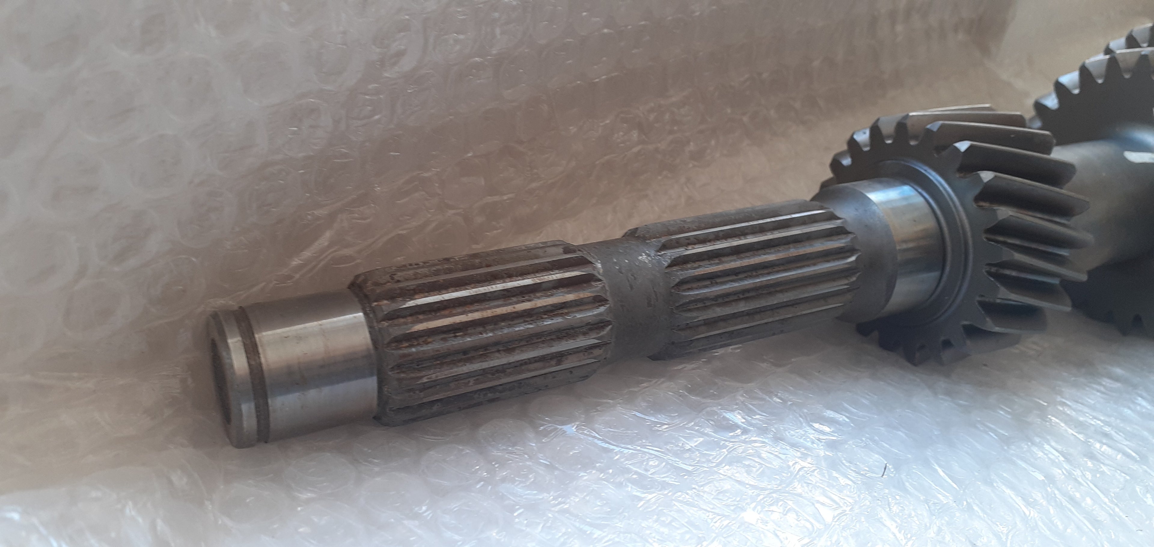 Gear Counter Shaft 46-38-27-21 for Isuzu Honda Chevrolet Opel 8971009120 Genuine View Rear