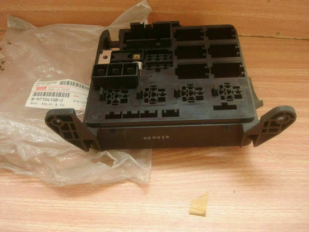 Fuse & Relay Box fits Isuzu TFS TFR Pickup Chevrolet LUV Honda Passport Genuine 8971041082 View Right