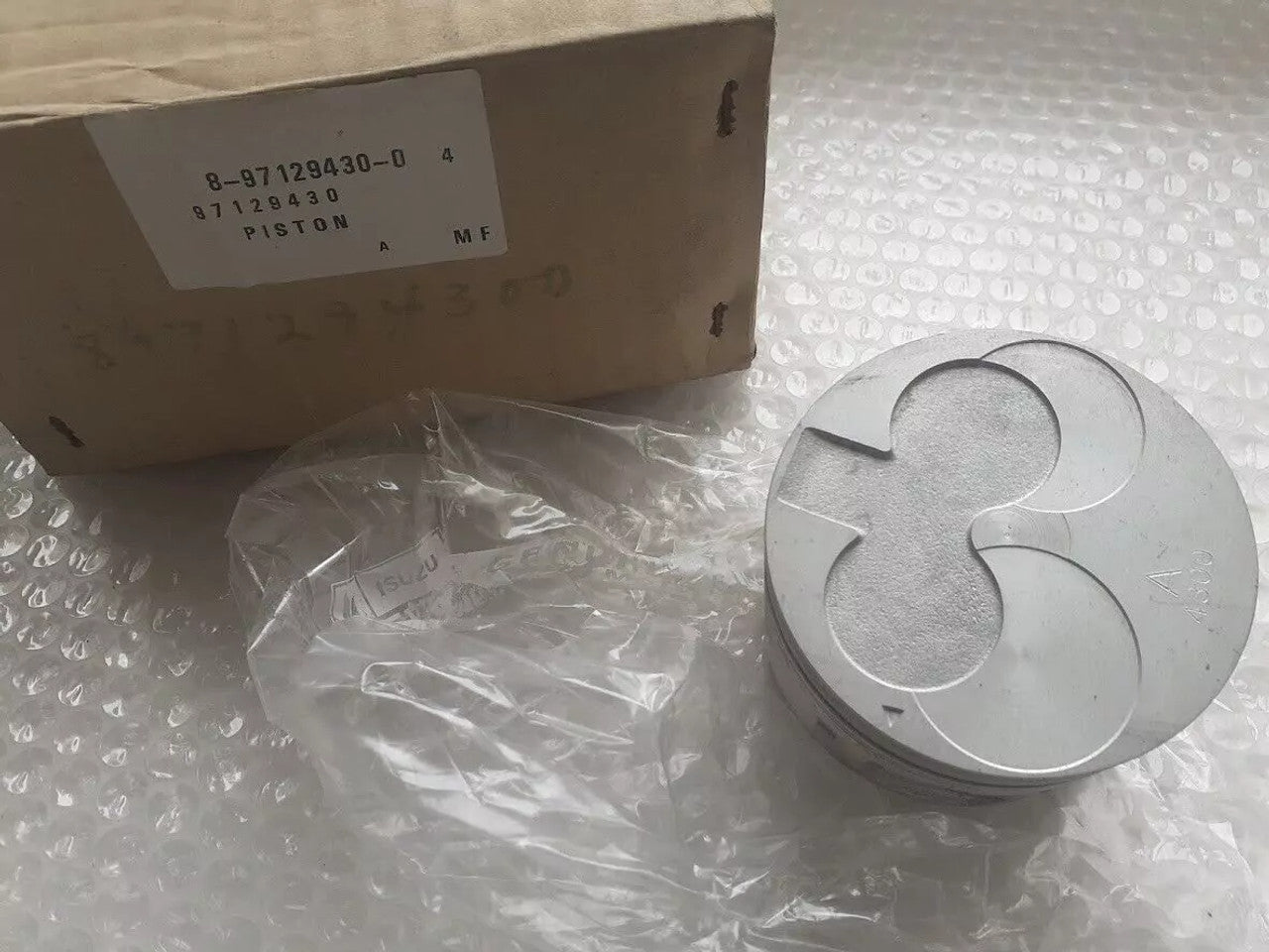 4x Pistons fits Isuzu 4EE1 Opel Vauxhall Corsa B 1.7D X17D Genuine 8971294300 View Front