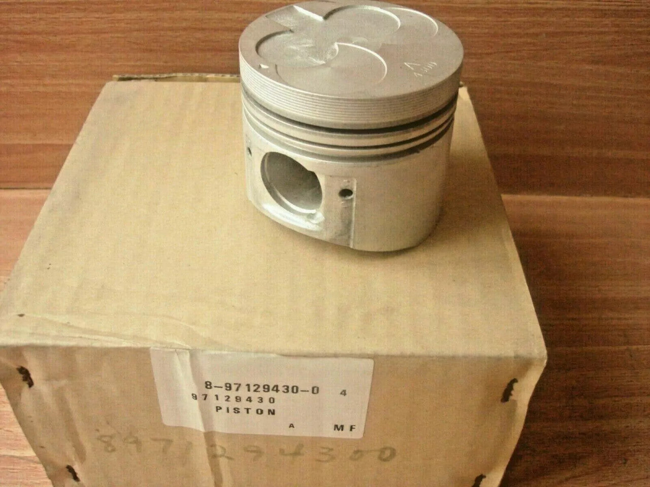 4x Pistons fits Isuzu 4EE1 Opel Vauxhall Corsa B 1.7D X17D Genuine 8971294300 View Right