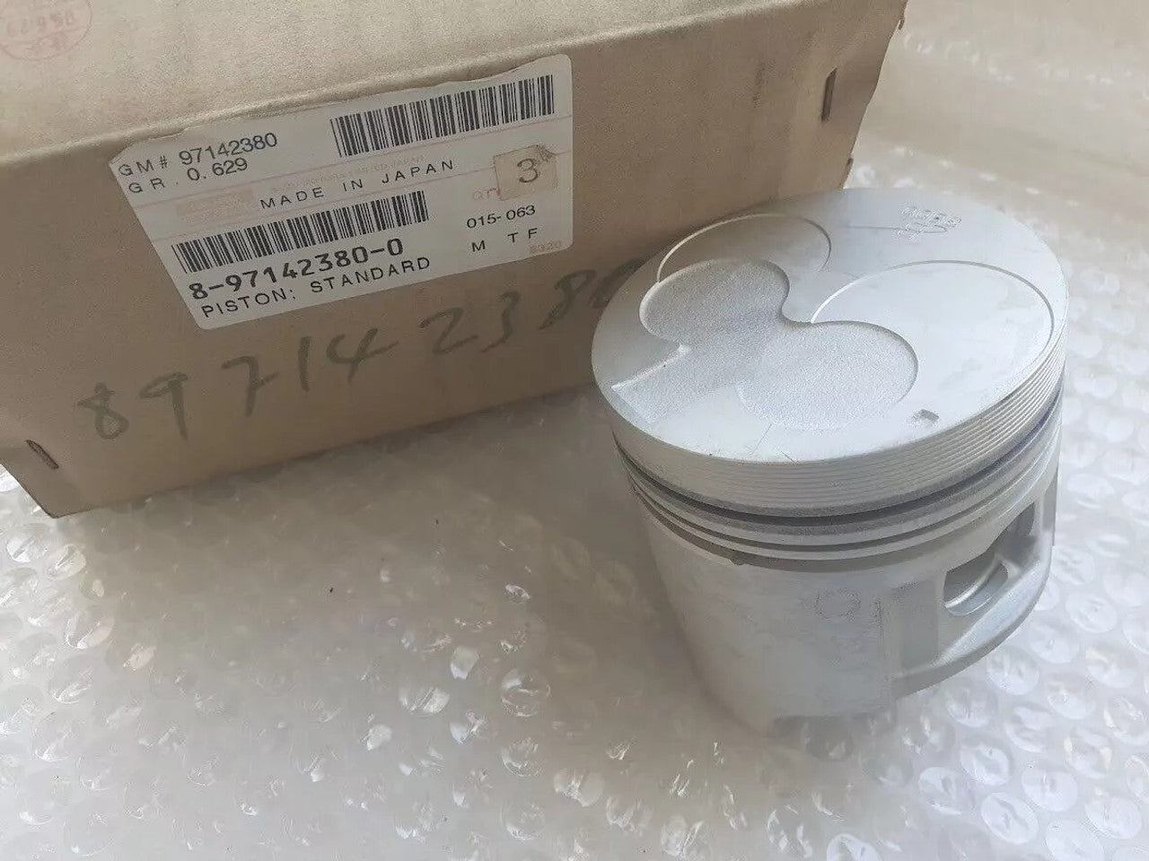 4x Piston fits Opel Vauxhall Corsa B 17D 97142380 Genuine 8971423800 View Front