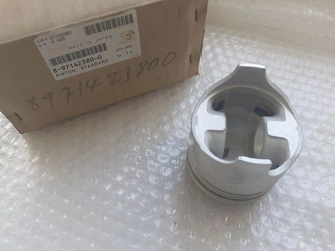 4x Piston fits Opel Vauxhall Corsa B 17D 97142380 Genuine 8971423800 View Rear