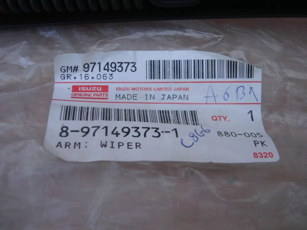 Wiper Arm Left RHD fits Isuzu Pickup TF Chevrolet LUV 8971493731 Genuine View Left