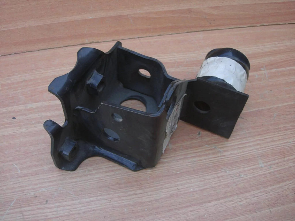 Bracket Front Right fits Isuzu Pickup TF Chevrolet LUV Opel Campo Genuine 8971707260 View Left