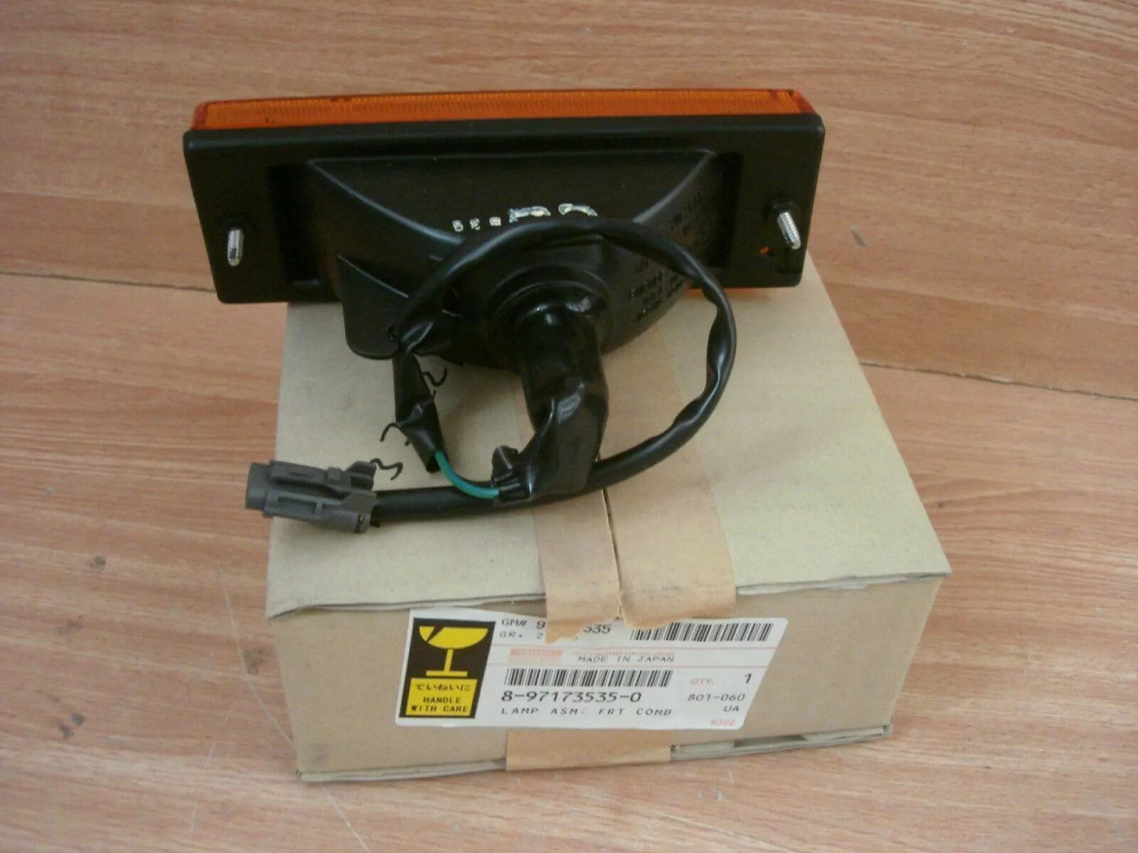 Turn Signal Front Right fits Isuzu Pickup TFS TFR UCS Chevrolet LUV Genuine 8971735350 View Rear