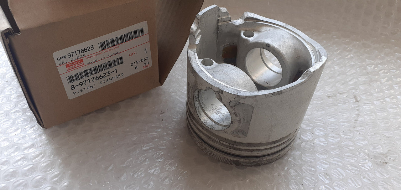 4x Pistons fits Isuzu 31TD 4JG2 8971766231 Genuine View Rear