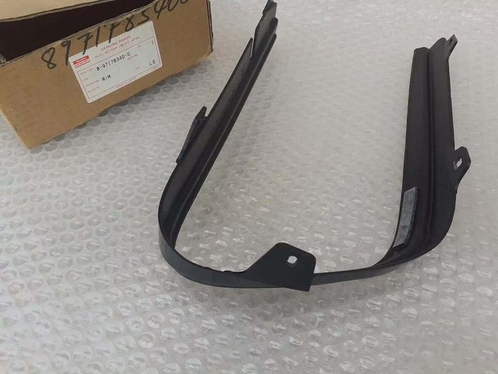 Headlight Trim Left fits Isuzu Pickup TF Chevrolet LUV 8971783400 Genuine View Upper