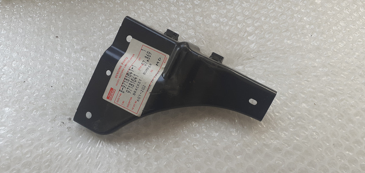 Front Bumper Panel Bracket Right fits Isuzu Pickup TF Chevrolet LUV 8971810411 Genuine View Front