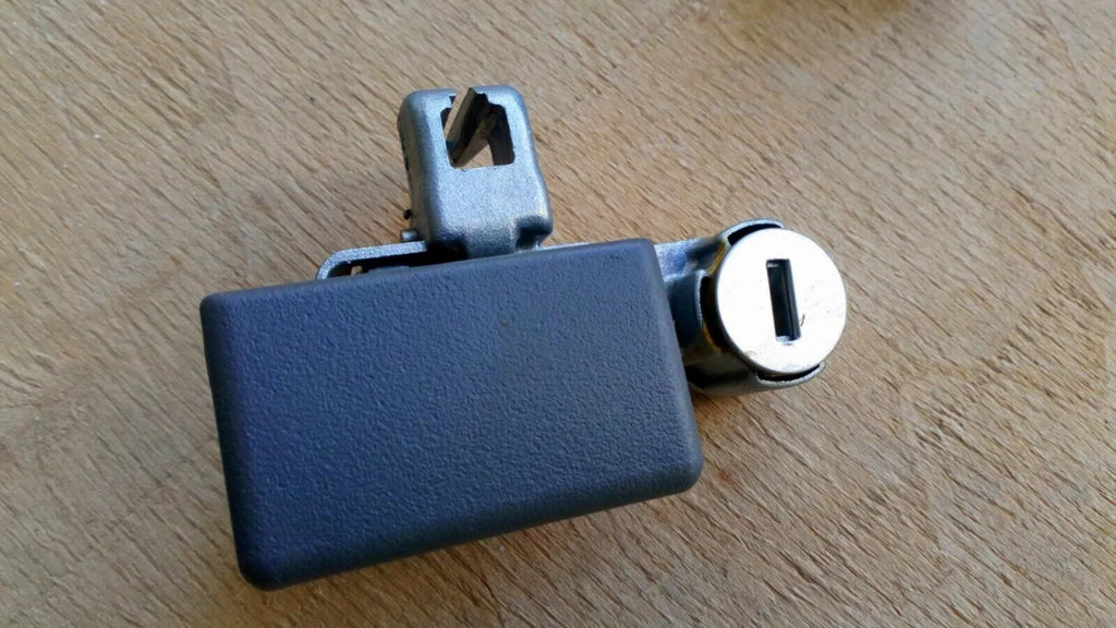 Door Lock Cylinder Set fits Isuzu Chevrolet LUV Pickup TF 8971997940 Genuine View Upper