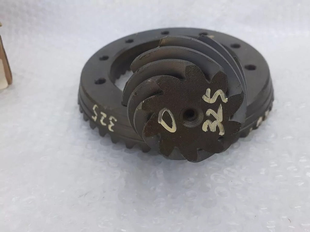 Differential Gear Pinion fits Isuzu Pickup TF Chevrolet LUV Opel Monterey Campo 8972183030 View Close Up Right