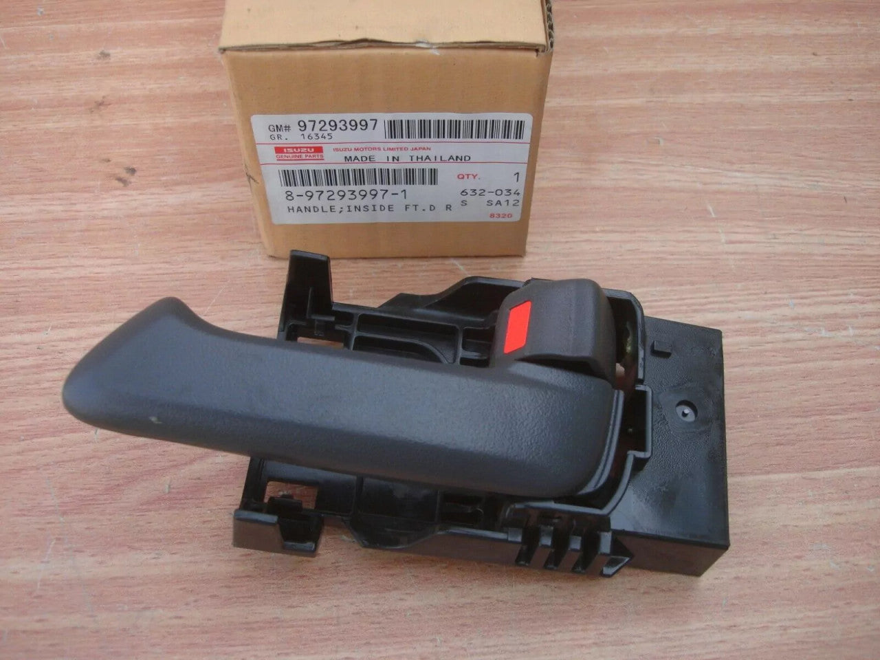 Interior Door Handle Front Right fits Isuzu Dmax D-Max Rodeo Colorado Genuine 8972939971 View Front
