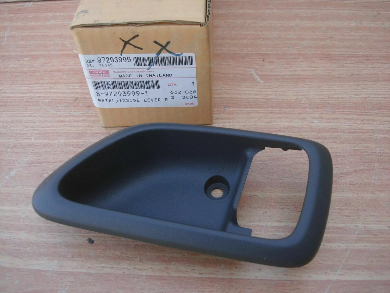 Interior Door Handle Bezel Front Right fits Isuzu Dmax D-Max TFS TFR Genuine 8972939991 View Front