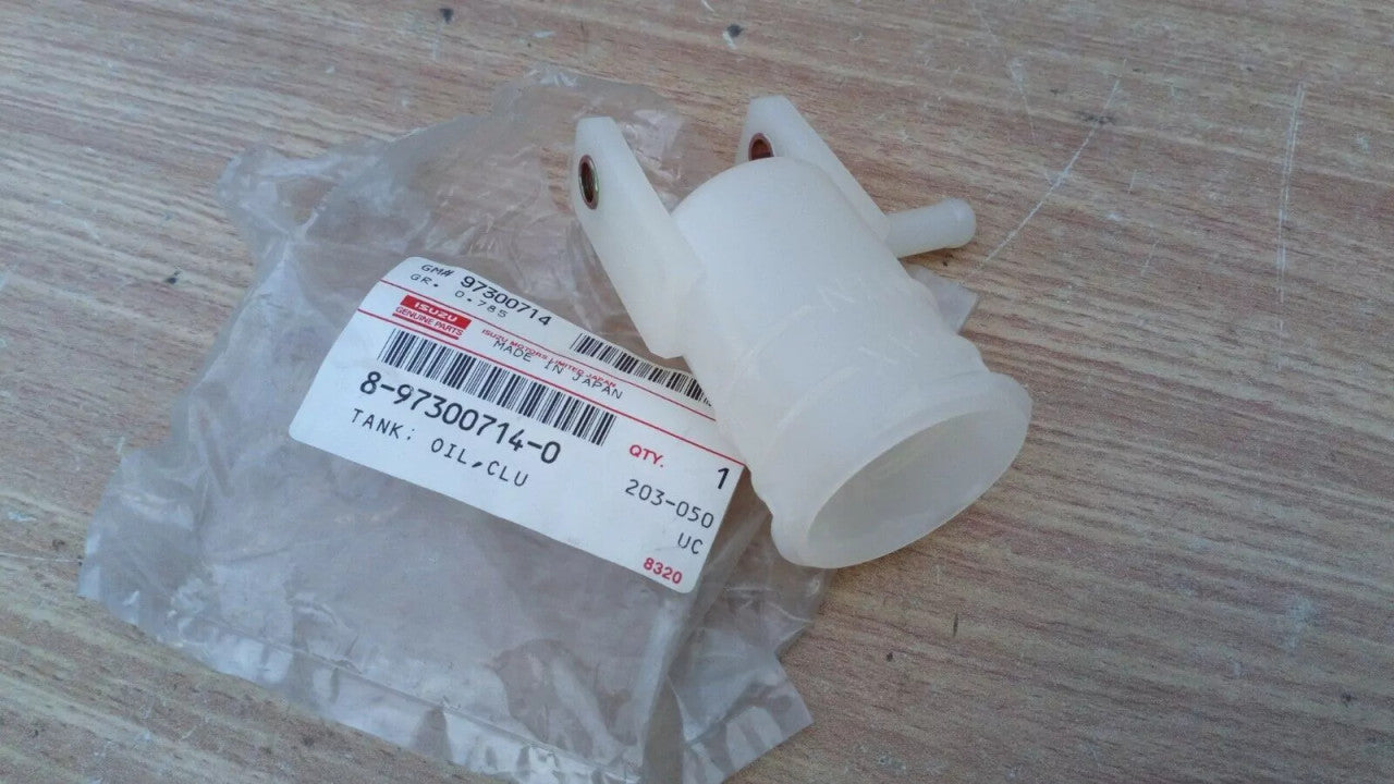 Clutch Master Cylinder Reservoir fits Isuzu Chevrolet LUV Pickup TF Genuine 8973007140 View Front