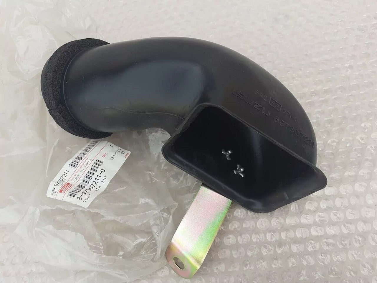 Air Filter Box Pipe Duct fits Isuzu Pickup TF Chevrolet LUV 8973072110 Genuine View Rear