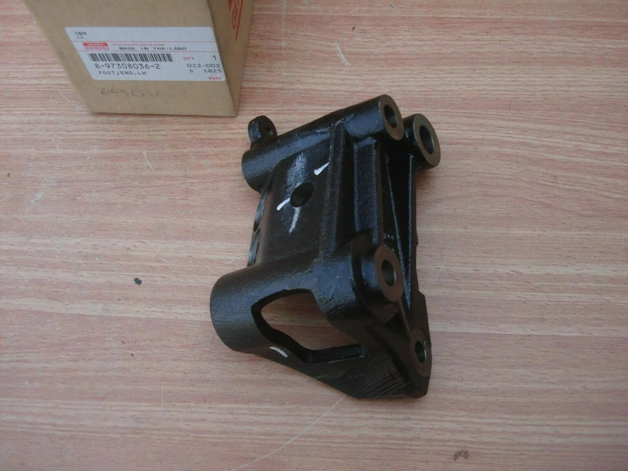 Engine Mount Foot Bracket Left fits Isuzu Dmax D-Max 8973080362 Genuine View Right