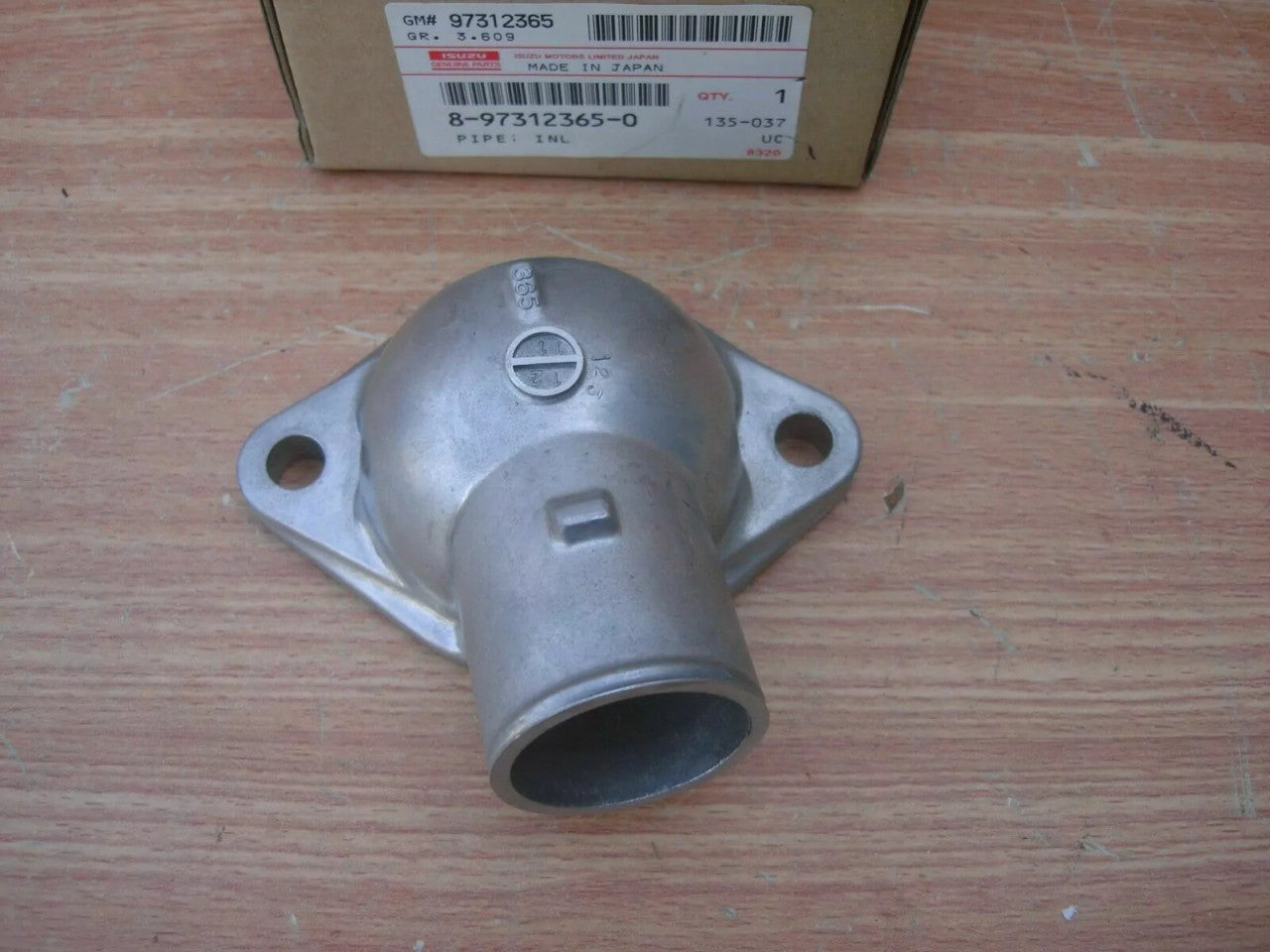 Intercooler Pipe fits Isuzu Pickup Chevrolet LUV Opel Campo 4JA1T Genuine 8973123650 View Right