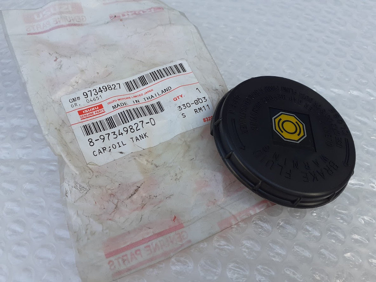 Brake Master Cylinder Tank Cap fits Isuzu Dmax Rodeo Denver 8973498270 Genuine View Front