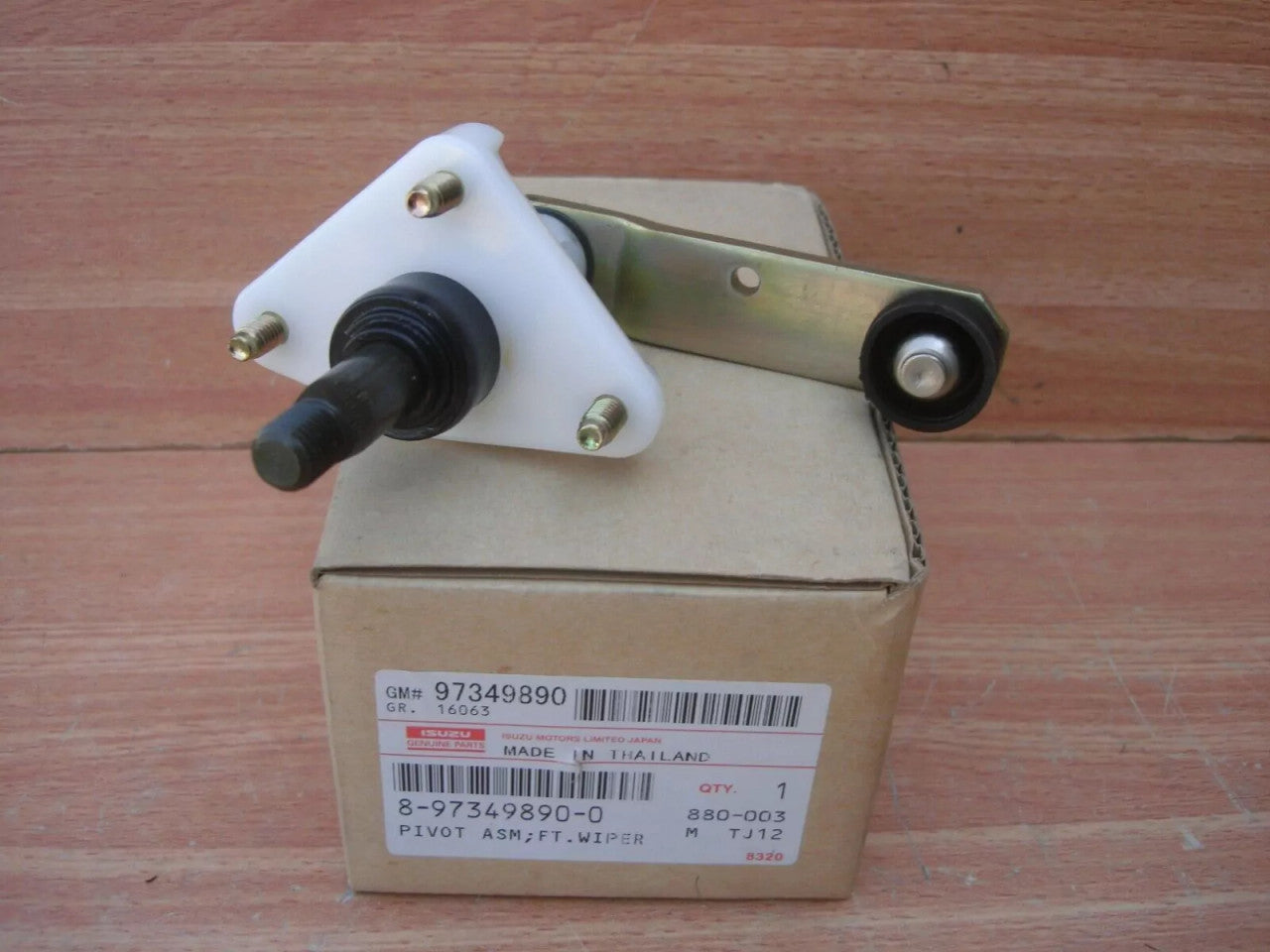 Windscreen Wipers Pivot Left fits Isuzu Dmax D-Max Rodeo 8973498900 Genuine View Front