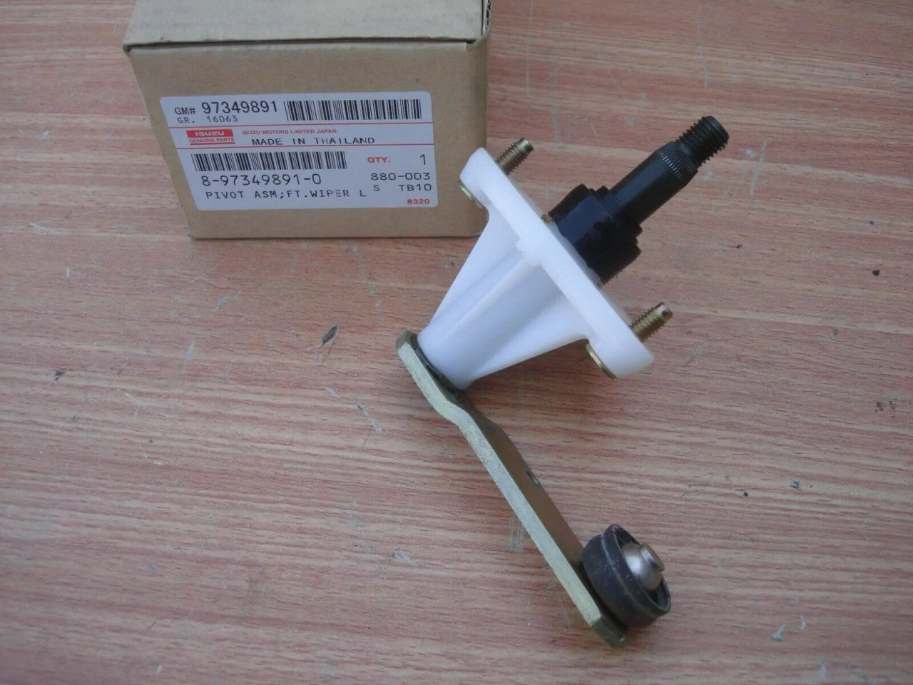 Front Wiper Pivot Right fits Isuzu TFS TFR D-Max Dmax 8973498910 Genuine View Rear