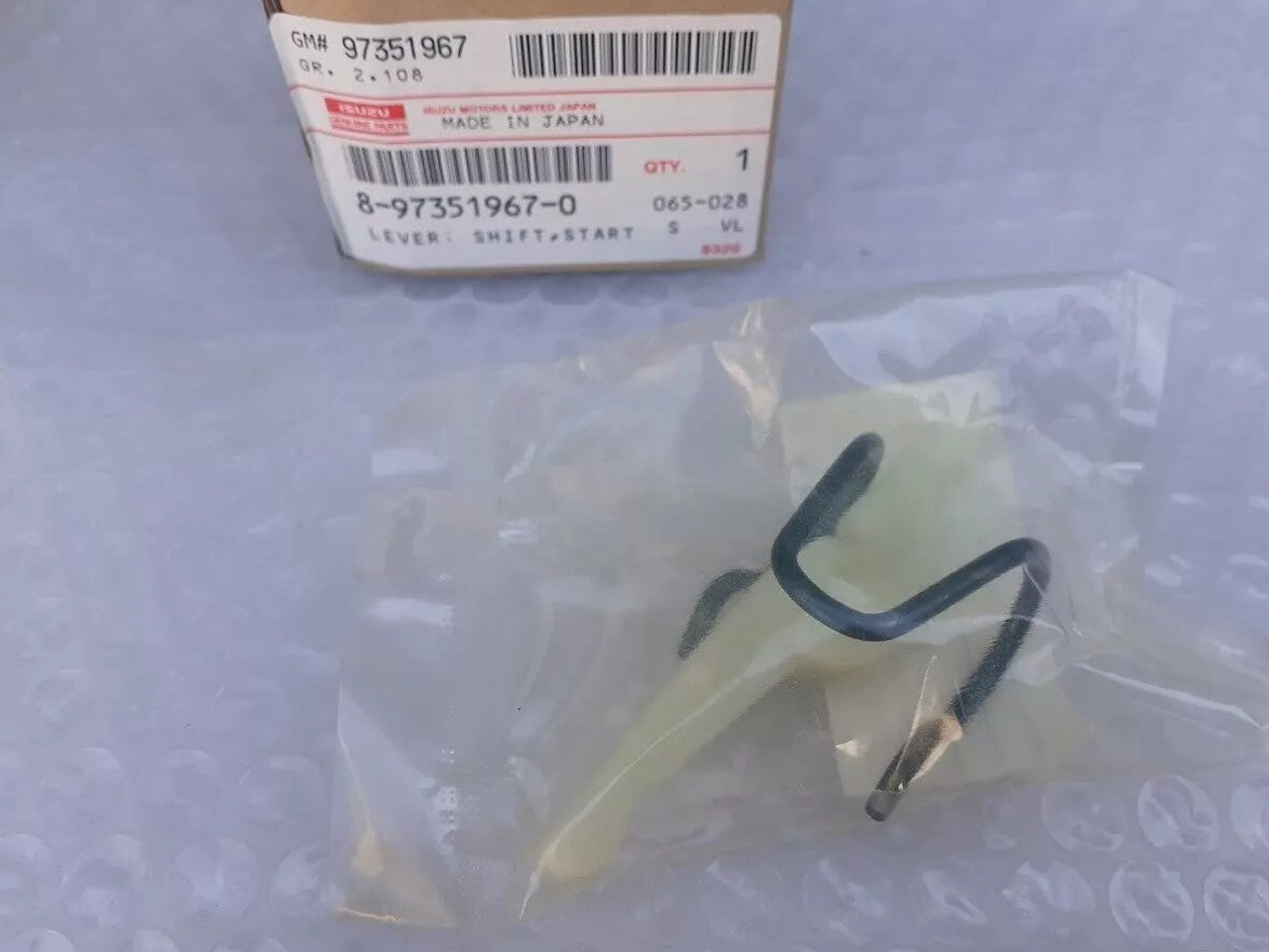Starter Motor Shift Lever fits Isuzu Dmax D-Max Rodeo Denver 8973519670 Genuine View Front