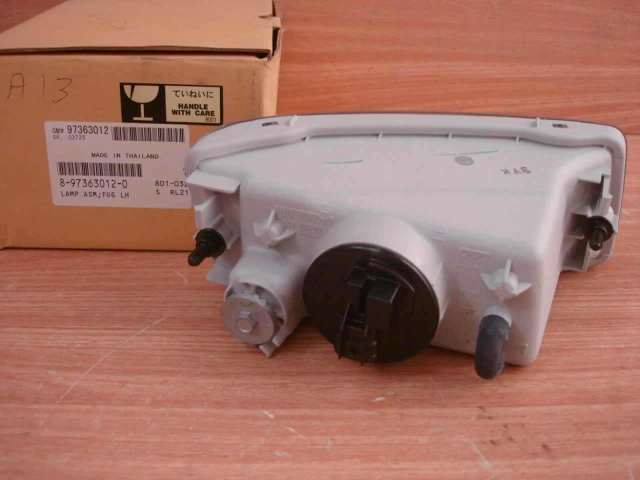 Fog Light Front Left fits Isuzu Pickup TF Dmax D-Max UCS UCR 8973630120 Genuine View Rear