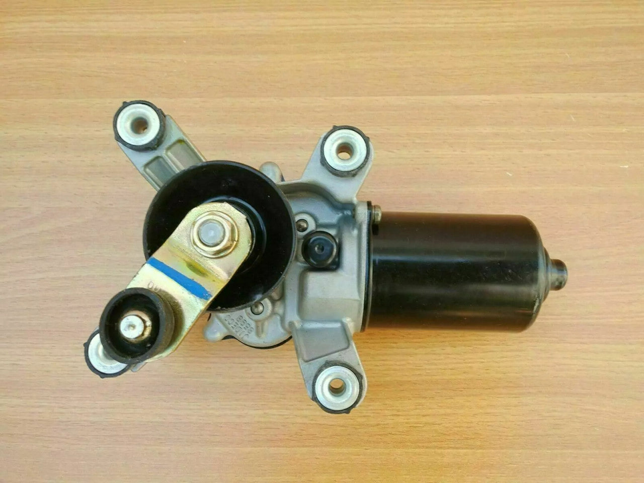 Wiper Motor Right fits Isuzu Pickup UCS UCR TF Dmax D-Max Rodeo 8973643690 View Left