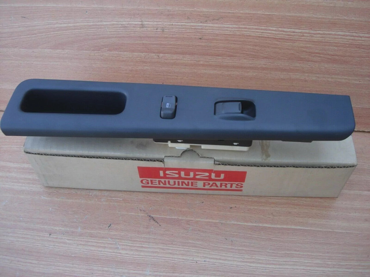 Window Switch Front Left fits Isuzu D-Max Dmax Rodeo Denver 8973961050 Genuine View Front