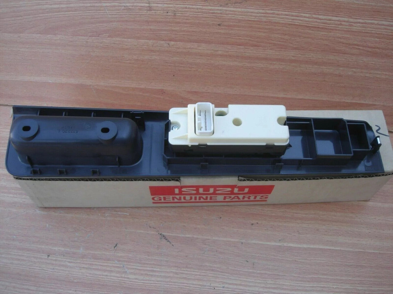 Window Switch Front Left fits Isuzu D-Max Dmax Rodeo Denver 8973961050 Genuine View Rear