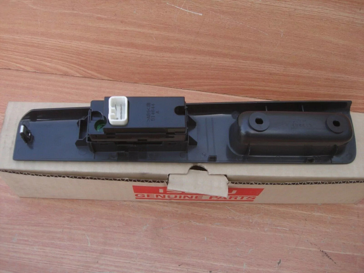 Switch Window Rear Right fits Isuzu D-Max Dmax Rodeo Denver 8974003910 Genuine View Rear