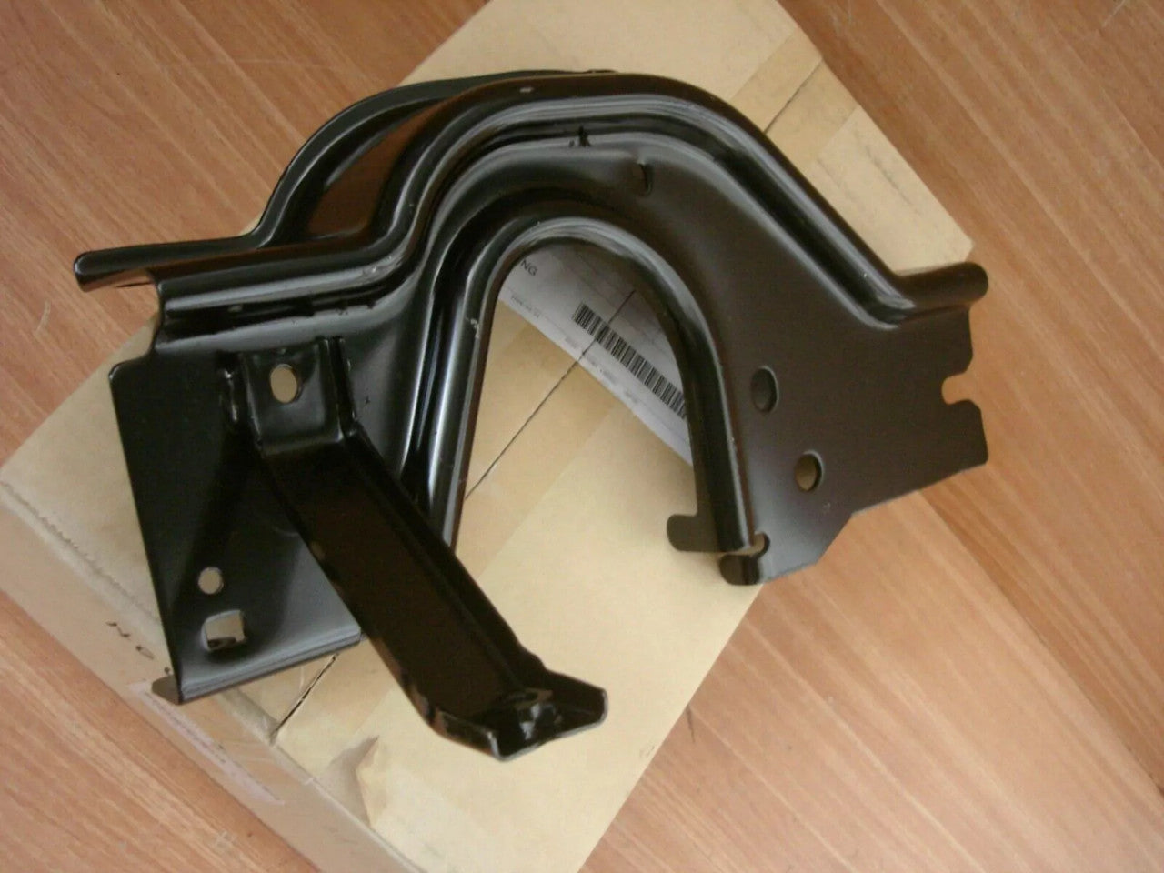 Bumper Stay Rear Left fits Isuzu Rodeo Dmax D-Max 8DH TFS54 TFS77 8980301731 View Right