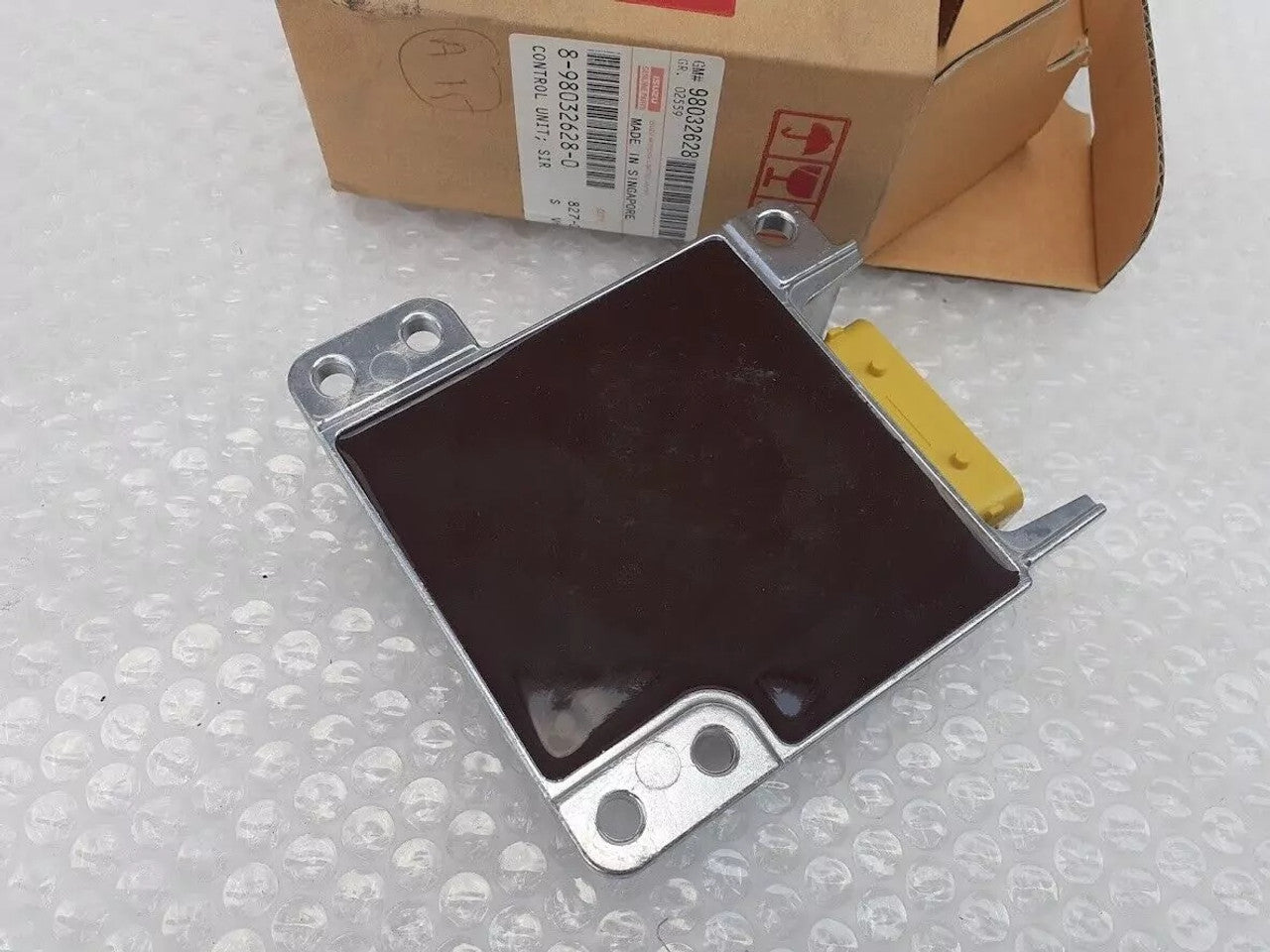 Control Unit fits Isuzu Dmax D-Max Rodeo Denver 8980326280 Genuine View Upper