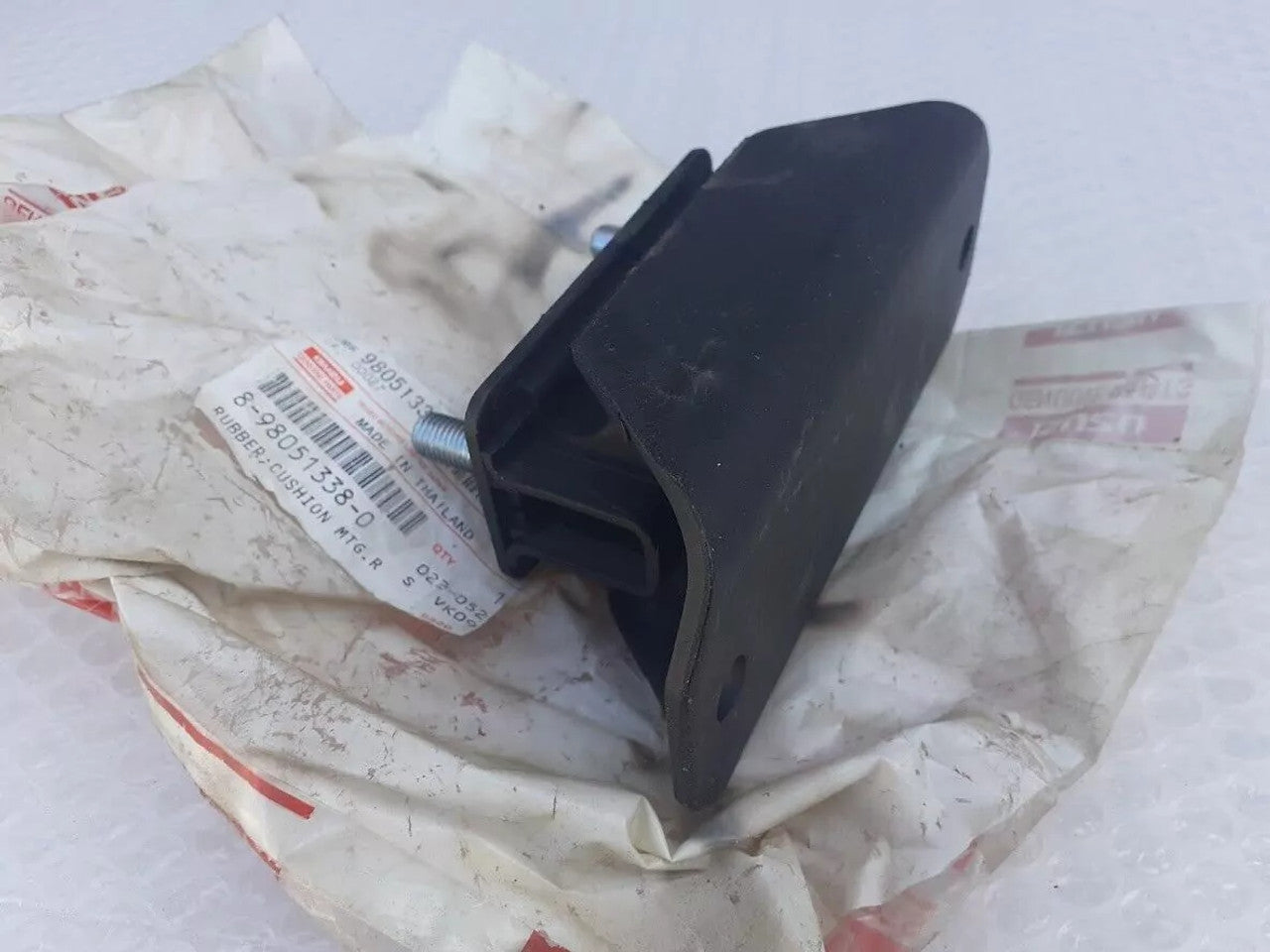 Engine Mount Rear fits Isuzu Dmax Rodeo Denver 2WD 4x2 M/T 8980513380 Genuine View Rear