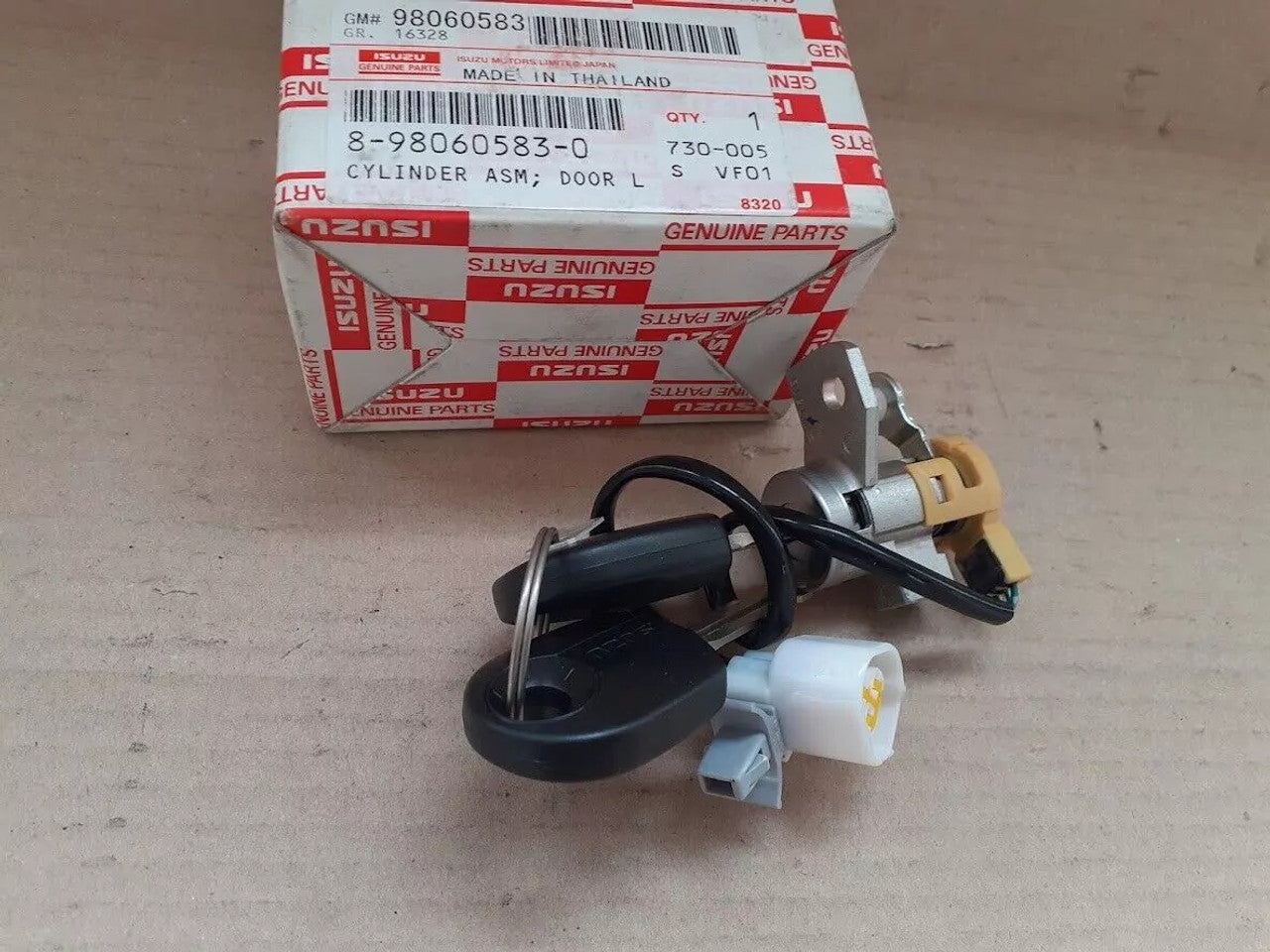 Door Lock with Keys Front Right RHD fits Isuzu Dmax Rodeo Denver 8980605830 View Front
