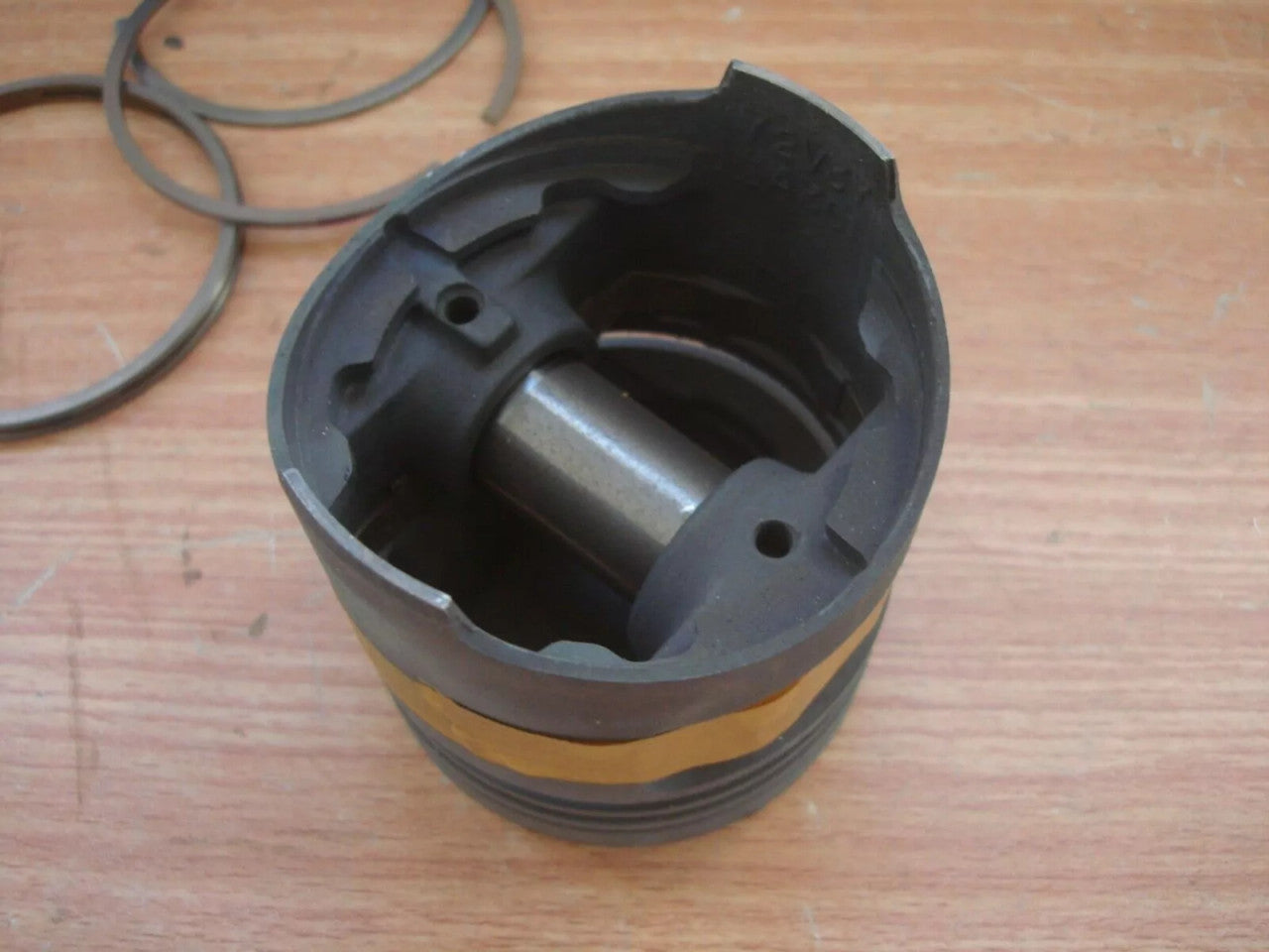 Piston fits Opel Corsa A Vauxhall Nova 10S 72mm Bore STD 90007348 Genuin View Right